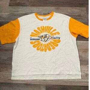 Champion Nashville Predators short-sleeve baseball cropped t-shirt sz L